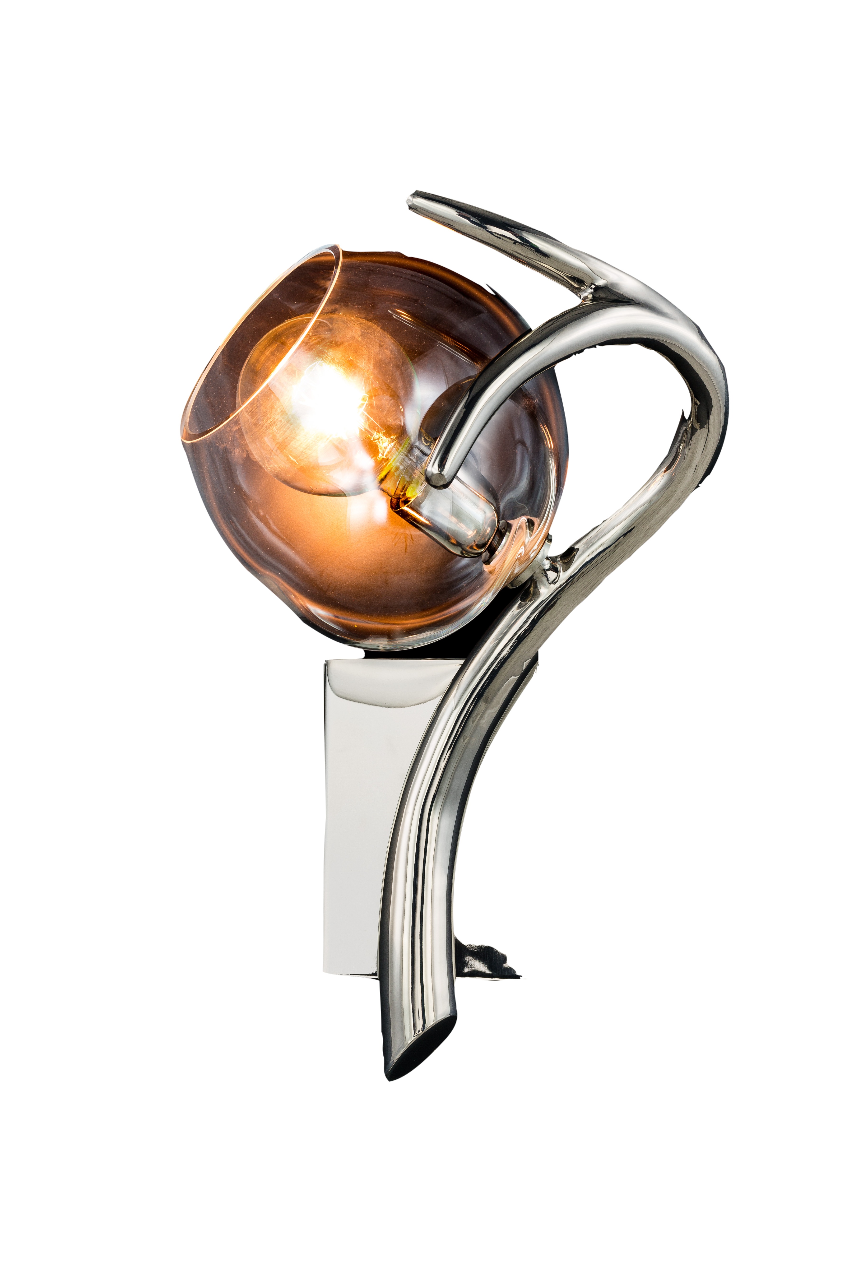 brandvanegmond_Ersa-collection_wall-lamp_ERSAW30N-GLCLE_nickel-finish_black-background-2