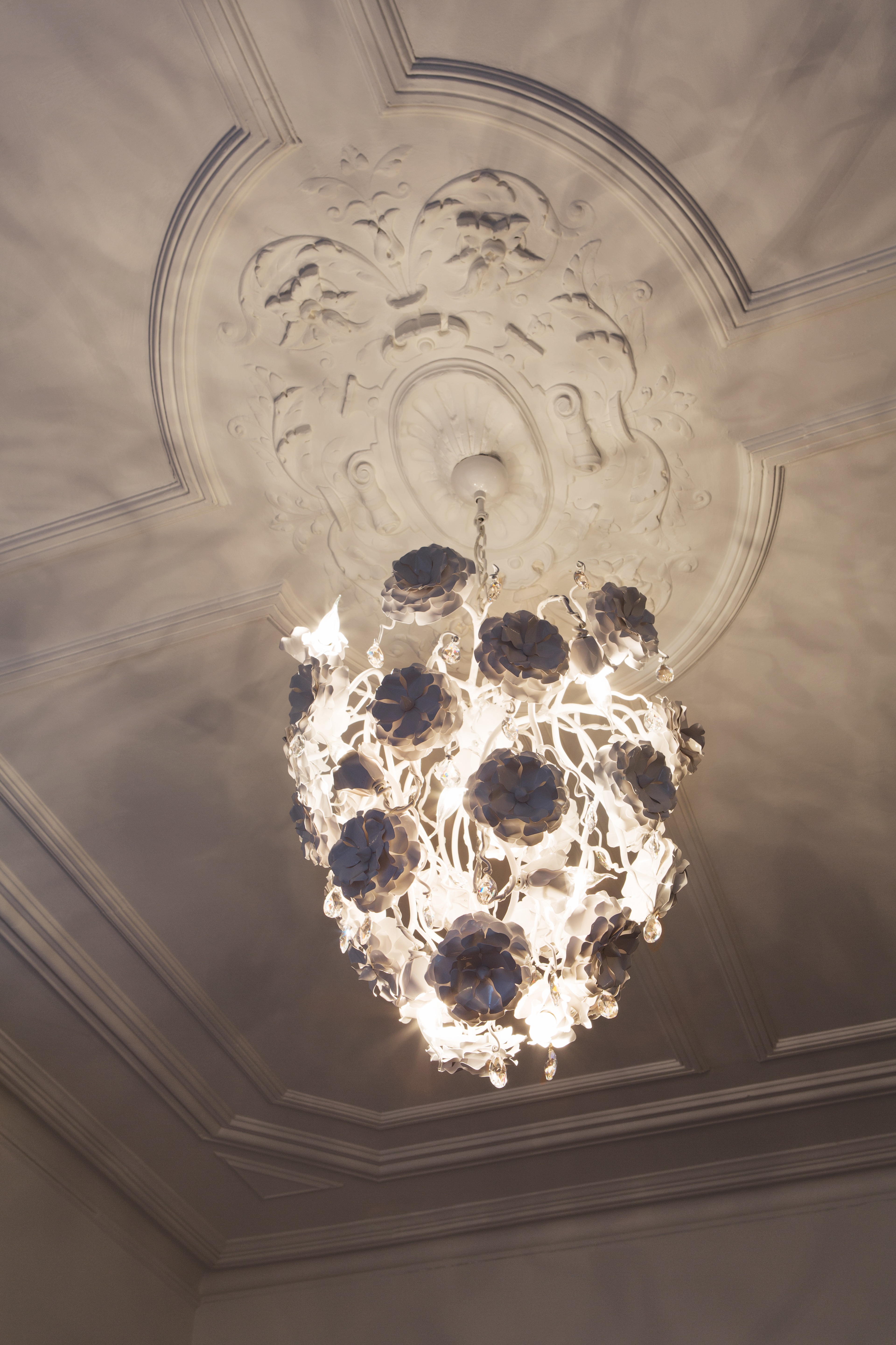 brandvanegmond_loveyouloveyounot_chandelier_conical_lycc60w_interior_ceiling